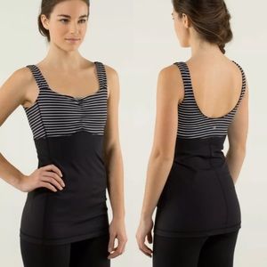 Lululemon Aria Tank ll 8 Black White Strip…